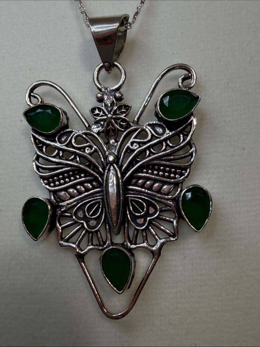Silver 925 plated Butterfly Pendant Necklace with Green Glass A4